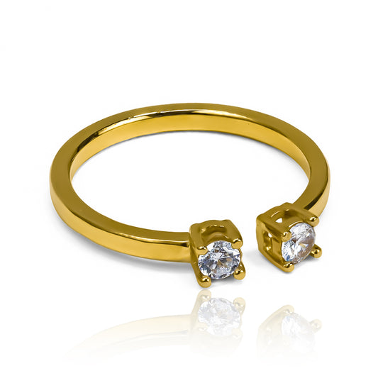 Anillo doble cristal de Joyería Caracas. Hecho con oro 18k de la más alta calidad, su diseño único y sofisticado es una garantía para toda la vida.