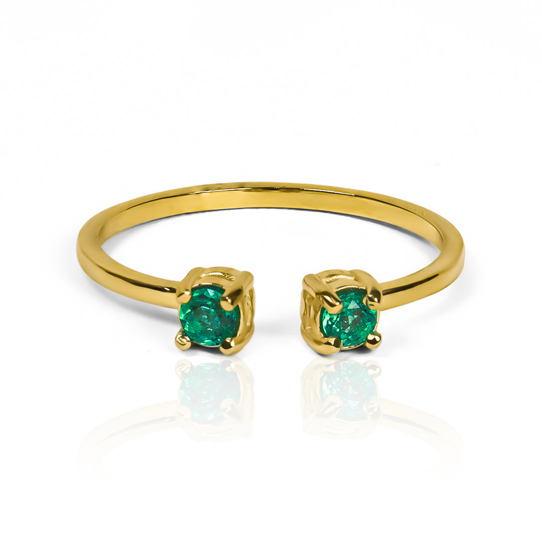 Anillo Emerald Duo fabricado por Joyería Caracas en oro 18k, cuenta con certificado de calidad y garantía de por vida.