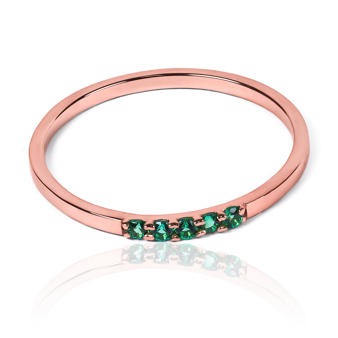 Anillo small five fabricado por Joyería Caracas en oro 18k, el cual cuenta con un certificado de calidad y garantía de por vida.