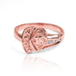 Anillo 15 Rombo, fabricado en Joyería Caracas en oro 18k, cuenta con certificado de calidad y garantía de por vida.