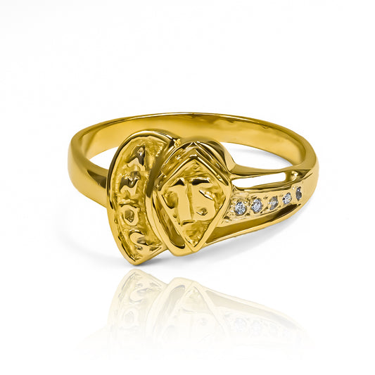 Anillo 15 Rombo, fabricado en Joyería Caracas en oro 18k, cuenta con certificado de calidad y garantía de por vida.