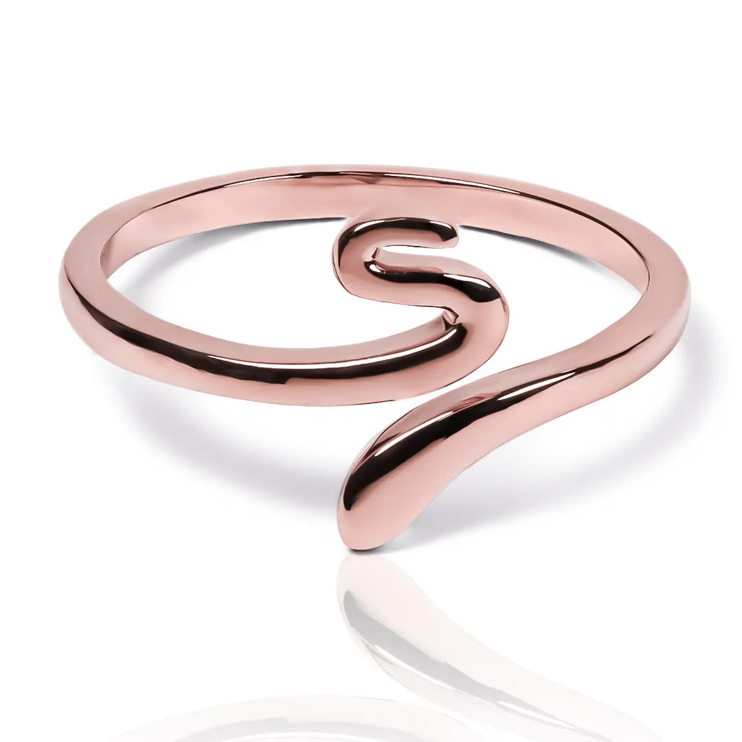 Anillo Smooth Snake lisa fabricado en oro de 18k por Joyería Caracas. Cuenta con un certificado de calidad y garantía de por vida.