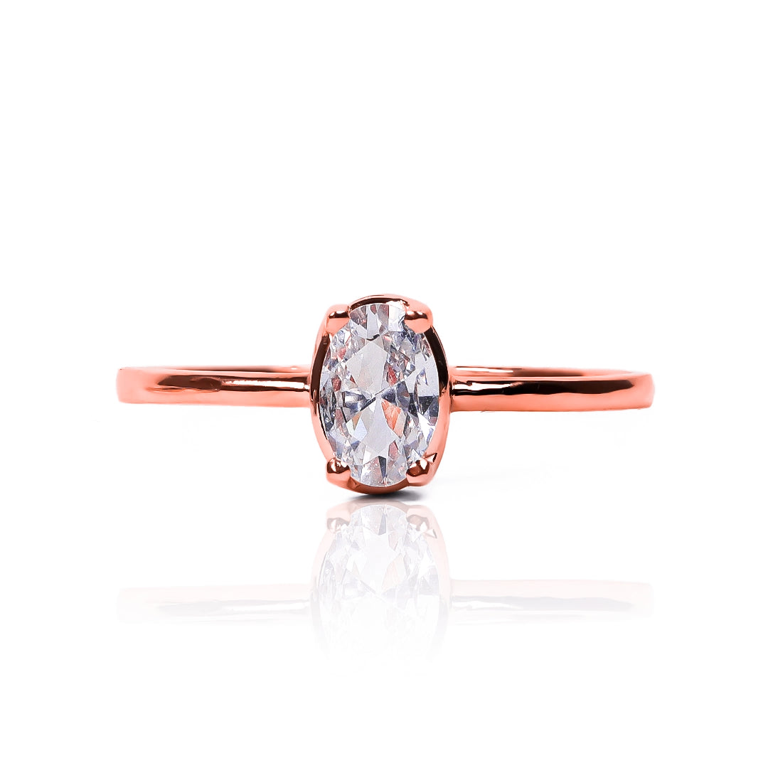 Anillo Silent Spin Ovalado II de oro de 18k, fabricado por Joyería Caracas, respaldado por un certificado de calidad y garantía de por vida.
