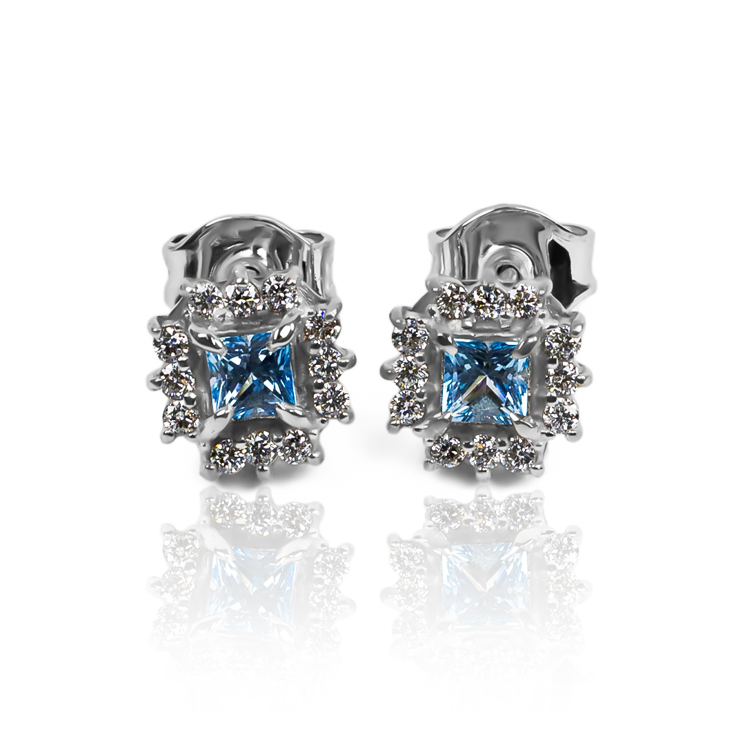 Disfruta del glamour y la elegancia con nuestros Aretes - Aderezo Princess, elaborados en oro 18K y diseñados por Joyería Caracas. Con garantía para toda la vida, son la adición perfecta para tu colección de joyas exclusivas. Haz una declaración de lujo con estos aretes únicos.