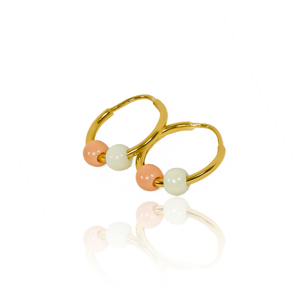 Descubre la elegancia y el lujo con nuestros Aretes Sin fin M - wJC. Hechos con Oro 18K de alta calidad y garantía de por vida de Joyería Caracas. Luce sofisticada y exclusiva con estos aretes atemporales. ¡Hazte con ellos hoy y haz una declaración de estilo eterno!