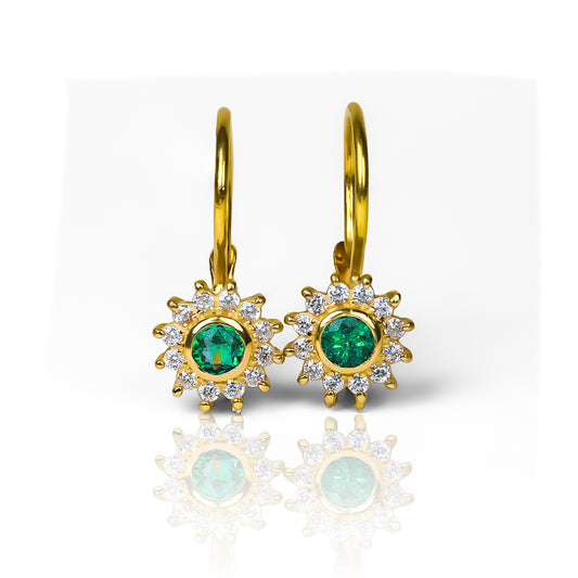 Aretes Emerald Flower elaborados en Oro 18K por Joyería Caracas. Con garantía para toda la vida.