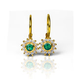 Aretes Emerald Flower elaborados en Oro 18K por Joyería Caracas. Con garantía para toda la vida.