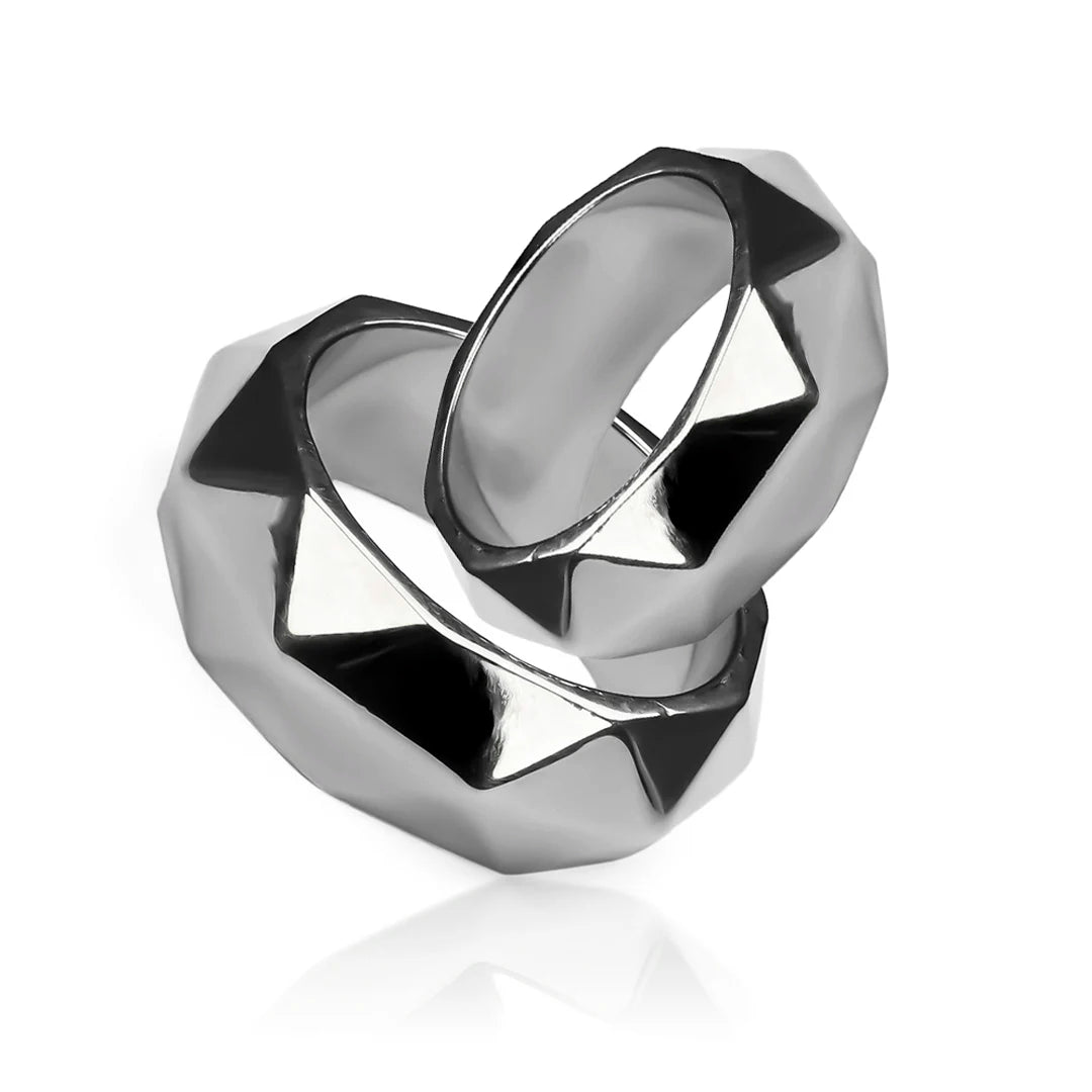 Argollas de matrimonio Tridente, fabricadas en oro 18k por Joyería Caracas, cuentan con certificado de calidad y garantía para toda la vida.