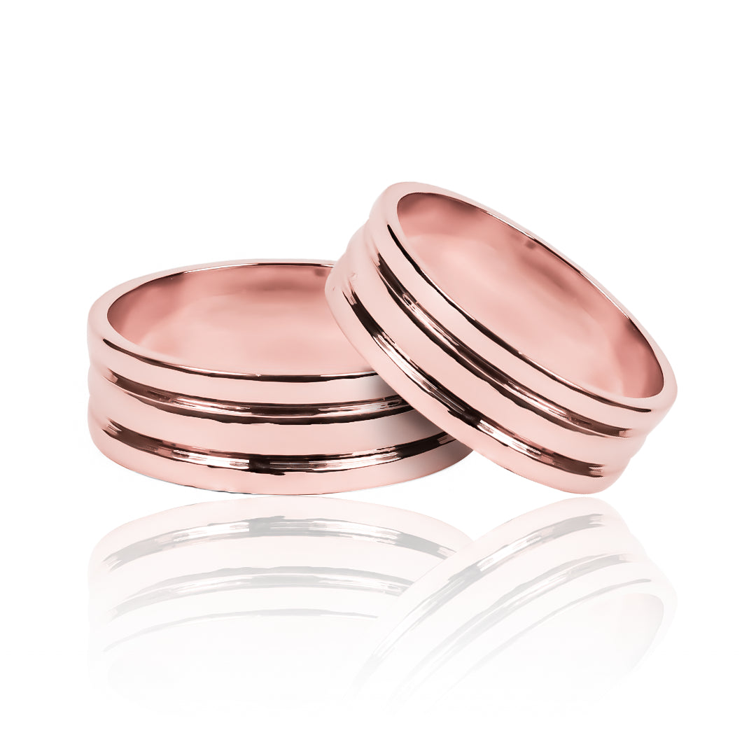 Argollas de matrimonio three channels, elaboradas en oro 18k por Joyería Caracas, cuentan con un certificado de calidad y garantía para toda la vida.