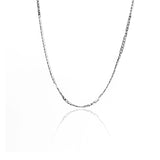 Cadena Escalera Plana 45 blanco de Joyería Caracas es una opción elegante y sofisticada para cualquier ocasión. Hecha en oro de 18k.