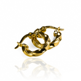 Disfruta de la elegancia y exclusividad con Candongas Melcocha acanalada S. Hechas de Oro 18K y con la distinguida marca de Joyería Caracas, estas candongas te acompañarán para siempre con su garantía de por vida. Destaca tu estilo con estas joyas que reflejan lujo y sofisticación.