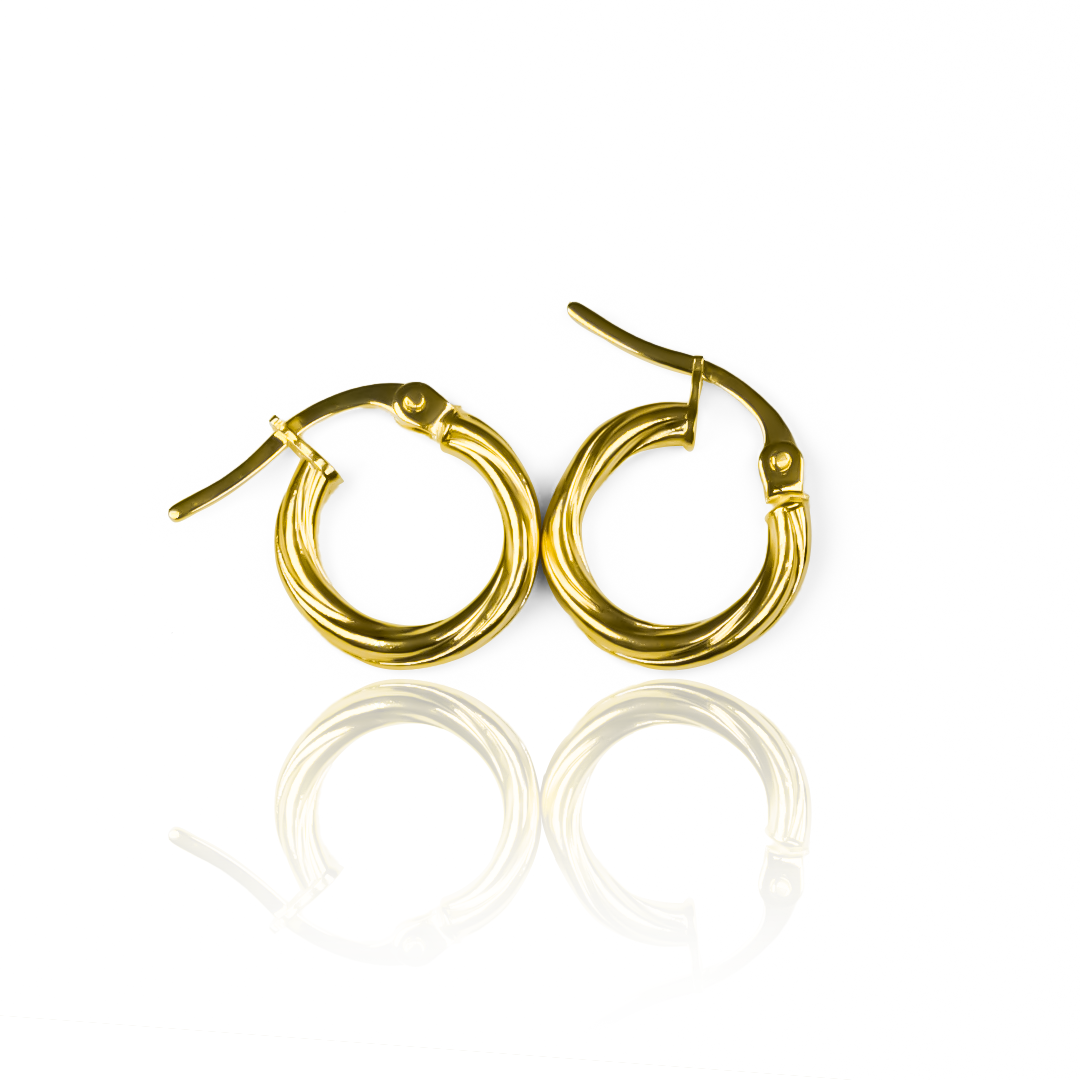 El estilo clásico de Candongas Melcocha, con su elegante diseño en oro de 18K, es perfecto para una mujer sofisticada y exclusiva. Fabricado por Joyería Caracas con una garantía para toda la vida, esta pieza es una joya atemporal que puede ser pasada de generación en generación.