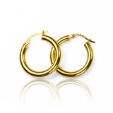 Candongas Tubo Clásica SM I fabricadas en oro de 18K por Joyería Caracas. Con garantía de por vida.