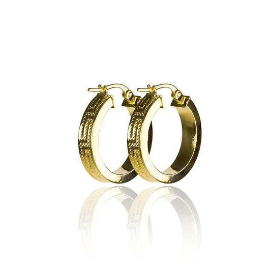 Candongas Square laberinto de Joyería Caracas. Fabricadas en Oro 18K, su garantía de por vida asegura una joya duradera y de alta calidad.