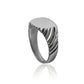 Anillo classic ring child de Joyería Caracas. Hecho de oro 18k y con garantía de por vida, este clásico anillo es perfecto para cualquier niño.