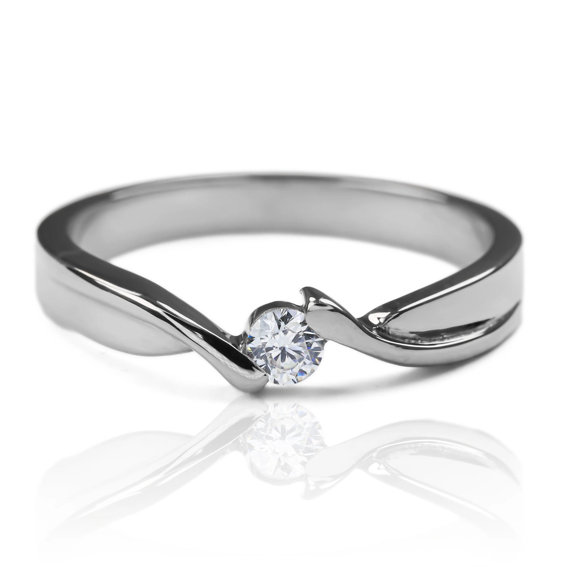 Anillo de Compromiso Glimpse de Joyería Caracas en oro 18k con certificado de calidad y garantía de por vida.