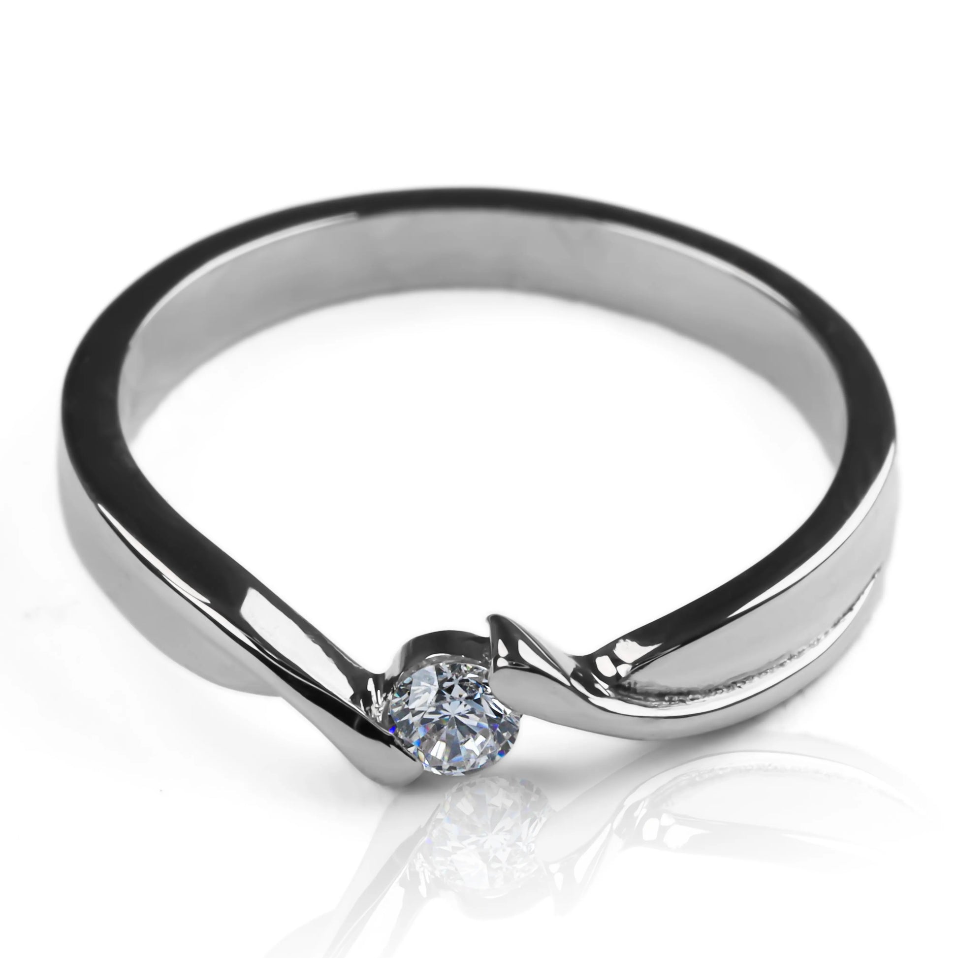 Anillo de Compromiso Glimpse de Joyería Caracas en oro 18k con certificado de calidad y garantía de por vida.