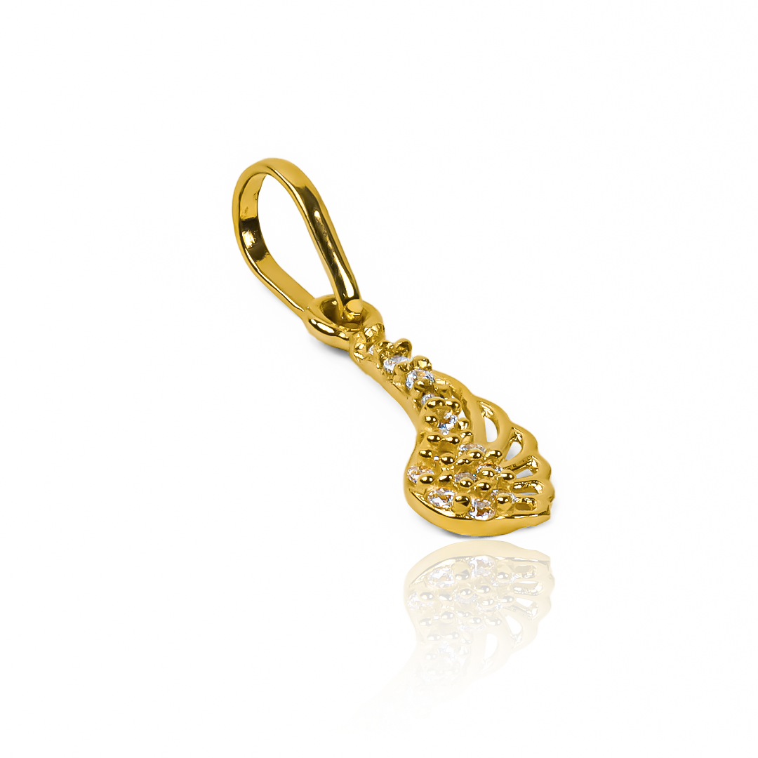 Dije Ala calada cristal, hecho de oro 18K, es una pieza exclusiva de Joyería Caracas. Cuenta con garantía de por vida. 