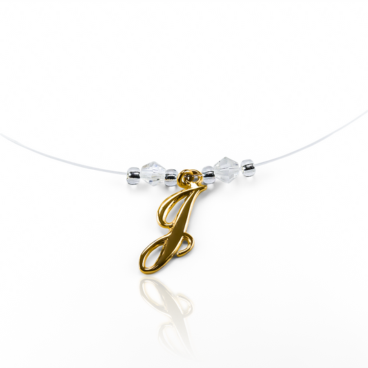 Dije Classic Script + Guaya Nylon. Con un toque de oro de 18K y el prestigio de Joyería Caracas, este dije es una garantía para toda la vida.