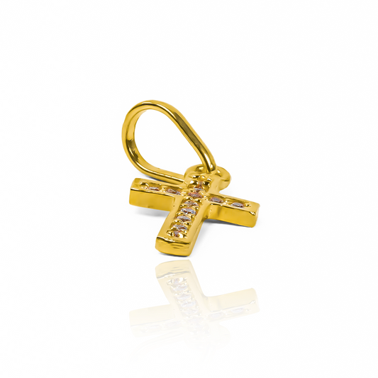 Dije Cruz carré L JT, una joya de oro 18K de la prestigiosa Joyería Caracas. Con garantía para toda la vida.