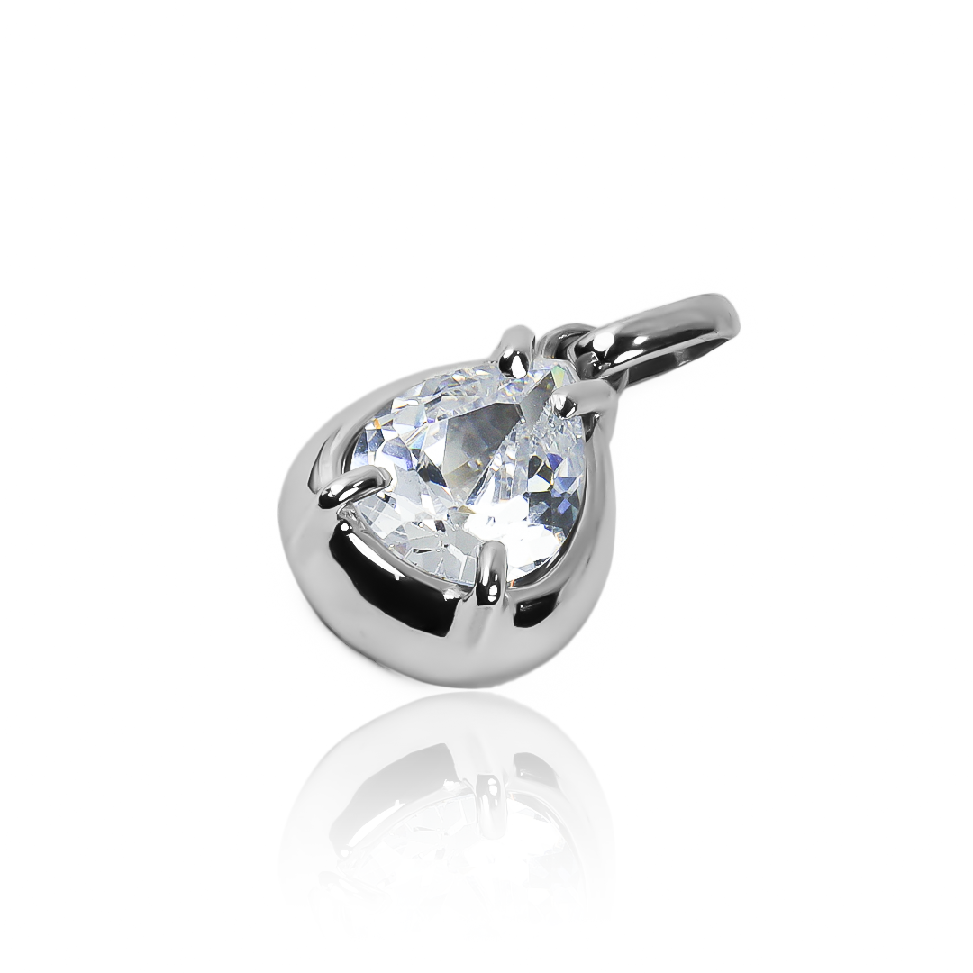 Dije Gota cristal está hecho de Oro 18K con un diseño exclusivo de Joyería Caracas. Una pieza atemporal con garantía para toda la vida.