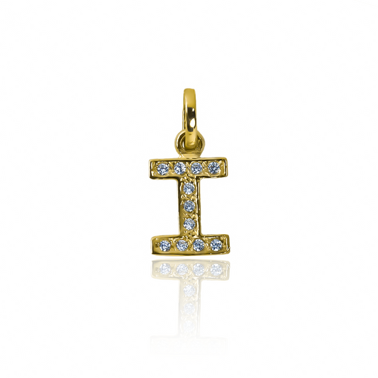 Dije de letra I de cristal JT en oro 18K de Joyería Caracas es una pieza de lujo exclusiva, cuenta con una garantía para toda la vida.