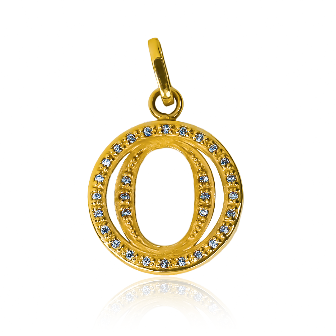 Dije Letra O party cristal JC. Hecho de Oro 18K por Joyería Caracas, cuenta con garantía de por vida. 