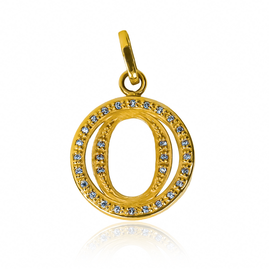 Dije Letra O party cristal JC. Hecho de Oro 18K por Joyería Caracas, cuenta con garantía de por vida. 