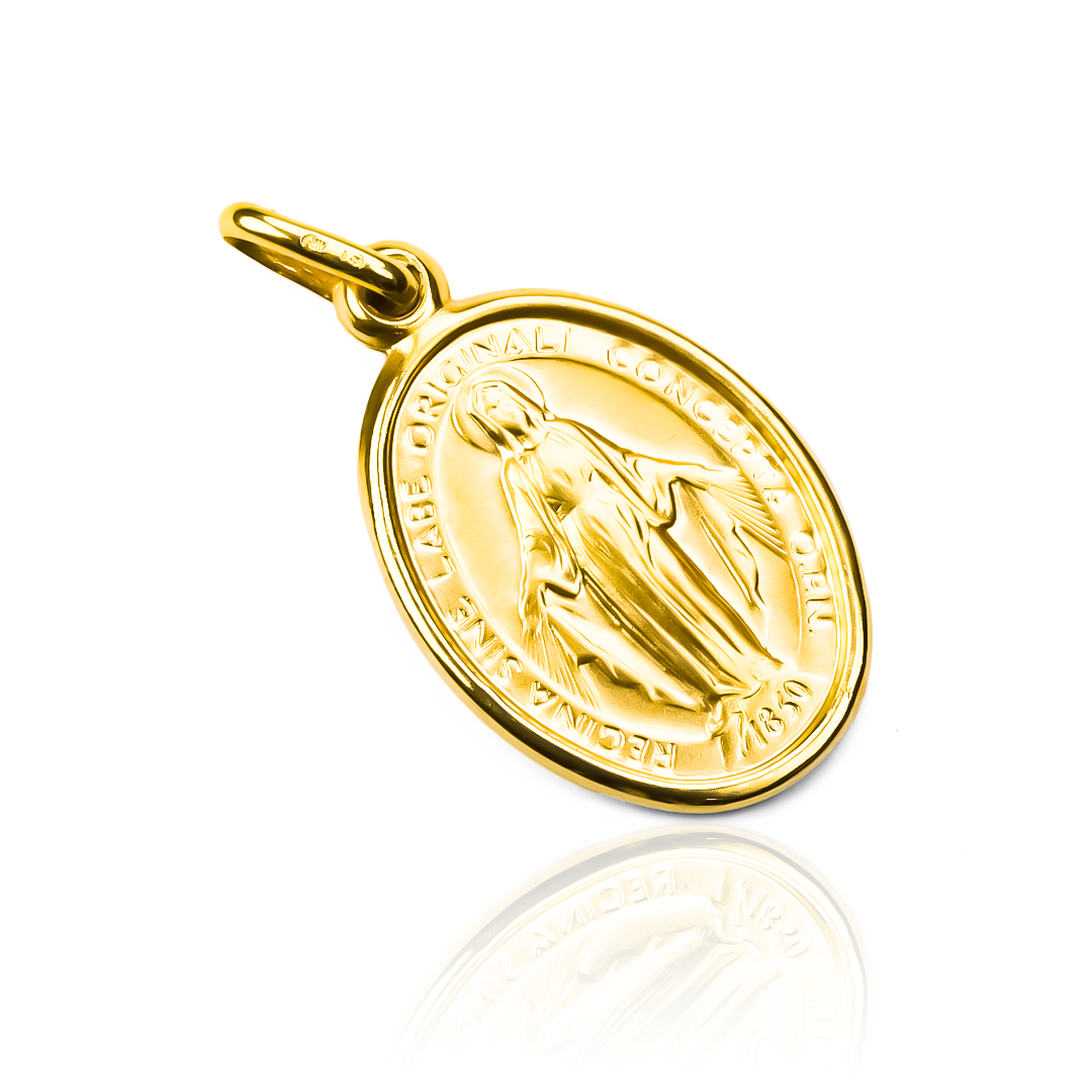 Dije Milagrosa H L I es una joya exquisita, elaborada con oro de 18K y diseñada por la reconocida Joyería Caracas. Cuenta con garantía de por vida.
