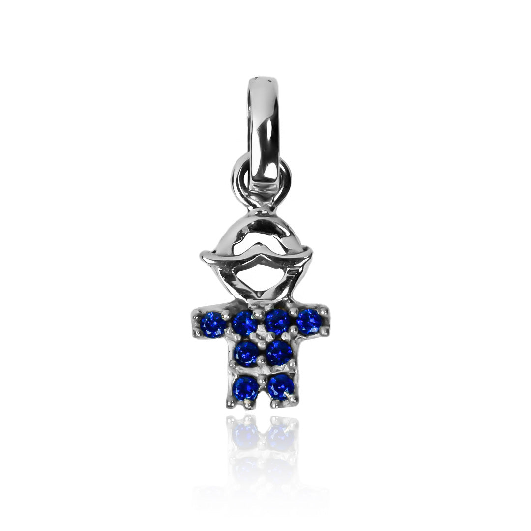 ¡Una joya exclusiva para tu pequeño! Este dije de oro 18K de Joyería Caracas está adornado con cristales brillantes para resaltar su belleza. Con garantía para toda la vida, es una inversión elegante y duradera para el futuro de tu niño.