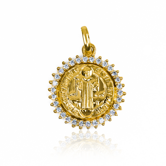 Dije San Benito armado M JT, elaborado con Oro 18K y diseñado por Joyería Caracas. Con garantía de por vida.
