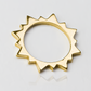 Dije sol pasante de oro 18K de Joyería Caracas. Con su garantía de por vida, este dije es una pieza exclusiva y sofisticada.