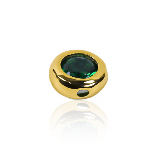 Dije dona pasante #5 en oro 18K de Joyería Caracas. Disfruta de su diseño exclusivo y la garantía de por vida.