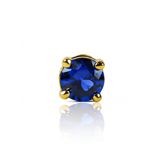 Dije pasante #5 de Joyería Caracas. Hecho en oro 18K, este dije ofrece una elegancia atemporal y una garantía para toda la vida.