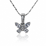 Dije white Butterfly es una pieza de joyería exclusiva de Oro 18K con el toque de elegancia y calidad característico de Joyería Caracas. Con garantía para toda la vida.
