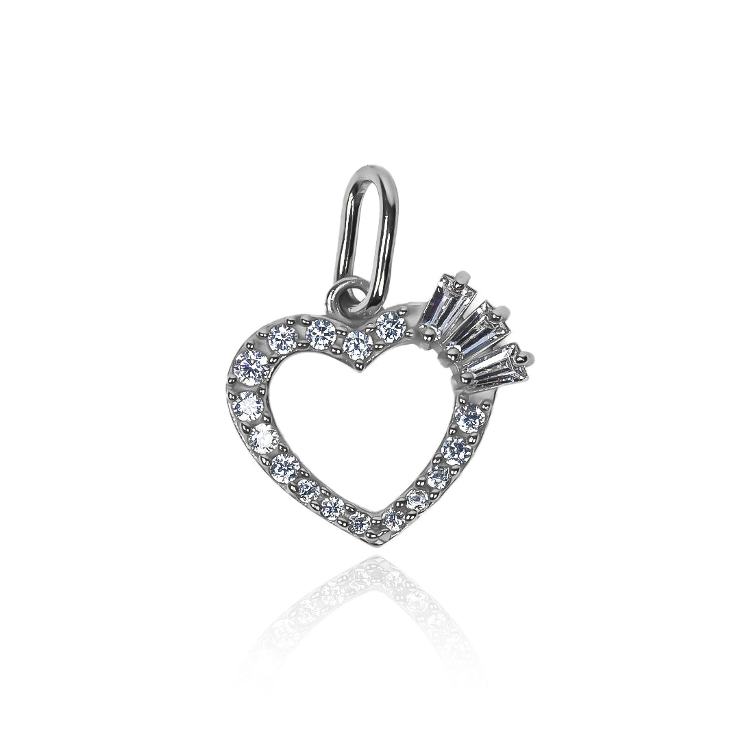 Dije Corazón Trapecios Jc fabricado por Joyería Caracas en oro 18K, cuenta con certificado de calidad y garantía de por vida.