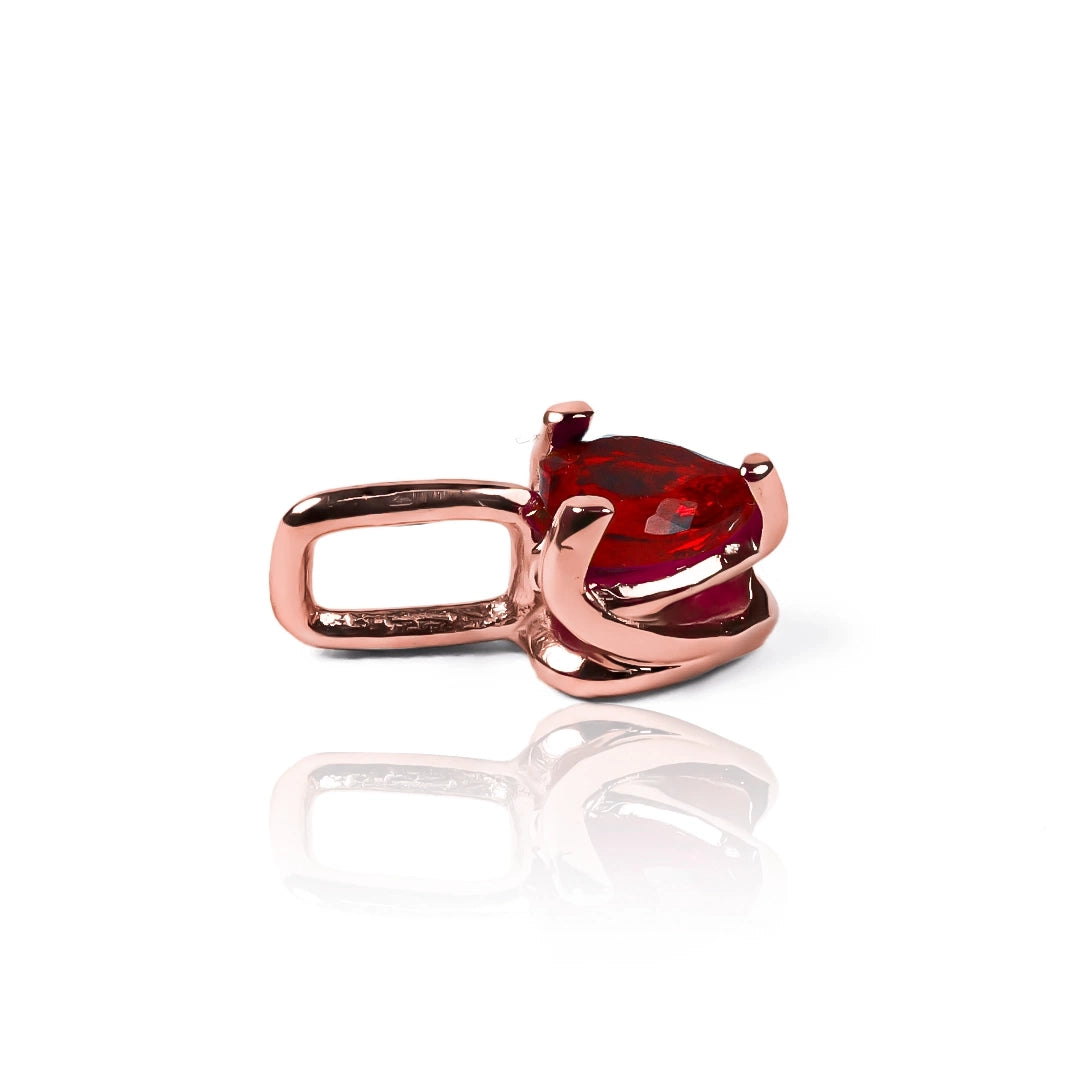 Dije Silent Spin Heart I, fabricado en oro 18K por Joyería Caracas es una verdadera joya, cuenta con su certificado de calidad y garantía para toda la vida.