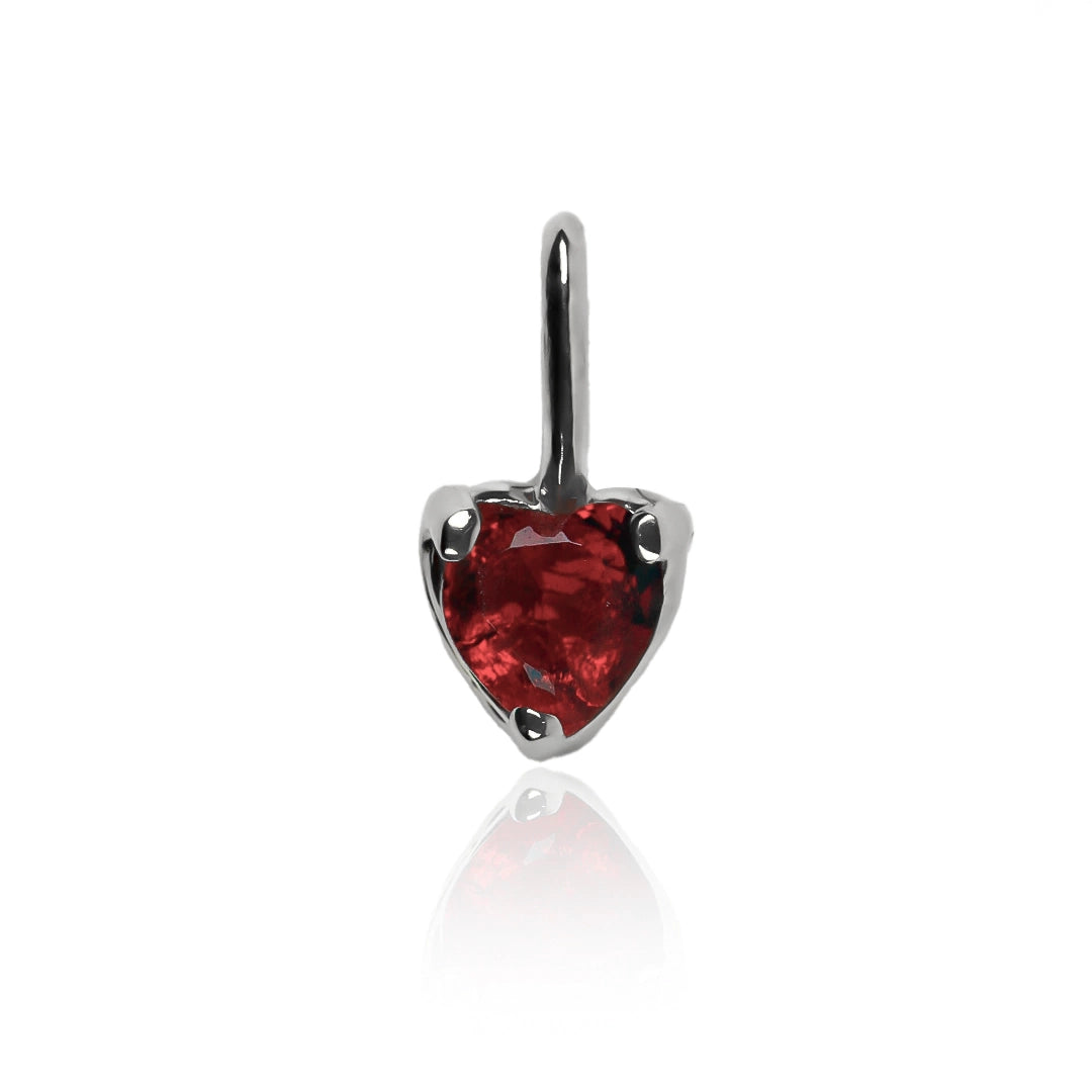 Dije Silent Spin Heart I, fabricado en oro 18K por Joyería Caracas es una verdadera joya, cuenta con su certificado de calidad y garantía para toda la vida.