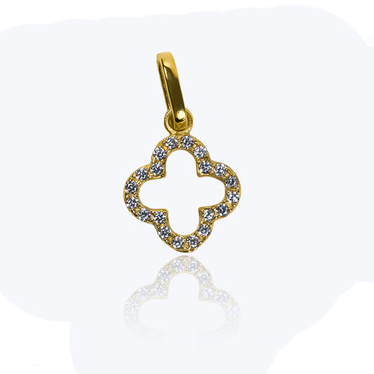 Dije Trébol Croquis S, fabricado en oro de 18K por Joyería Caracas, cuenta con certificado de calidad y garantía de por vida.