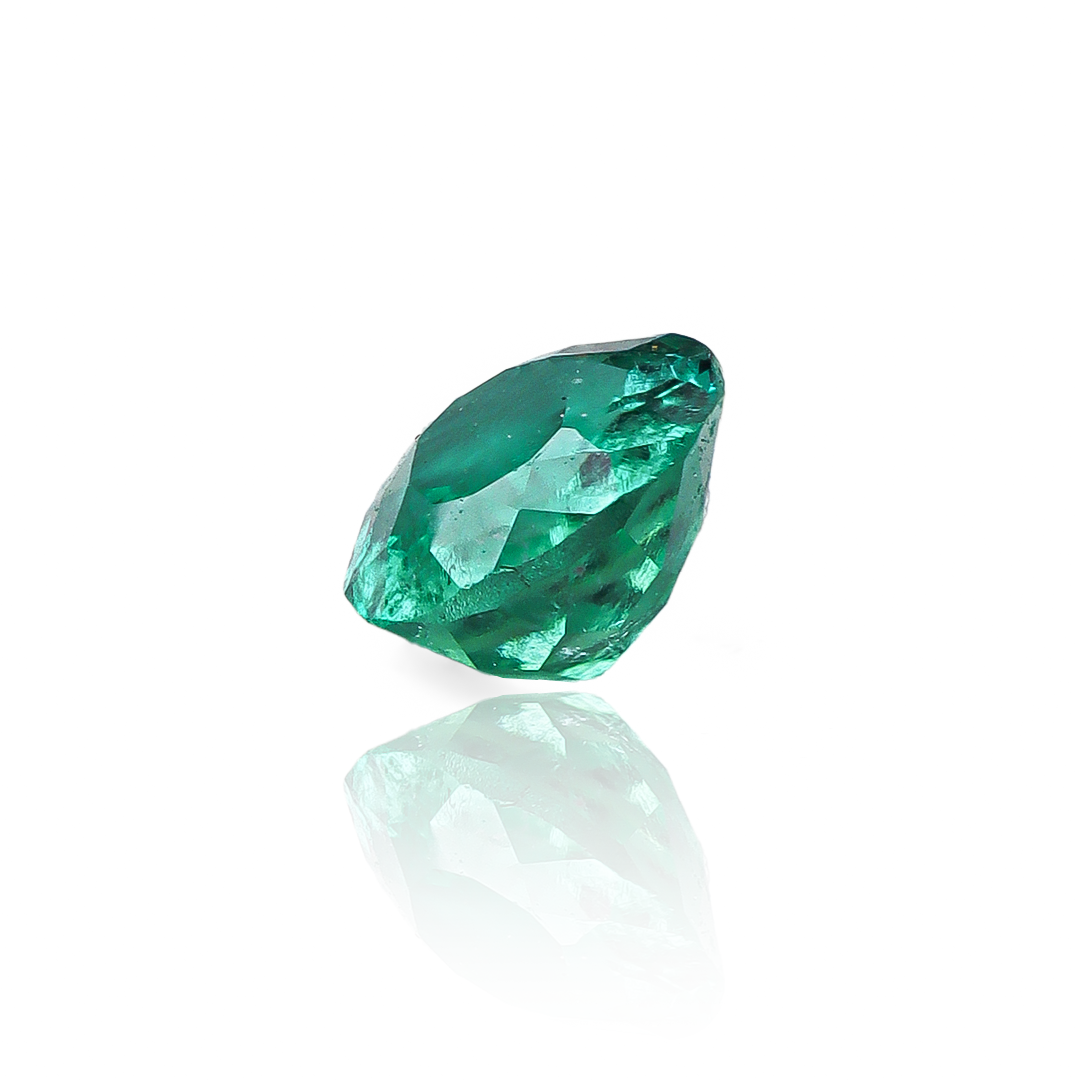 Descubre la belleza eterna y la calidad inigualable de Esmeralda 015 de Joyería Caracas. Con garantía de por vida y una piedra preciosa de gran valor, esta joya es el complemento perfecto para cualquier atuendo. Haz una declaración de elegancia y sofisticación con Esmeralda 015.