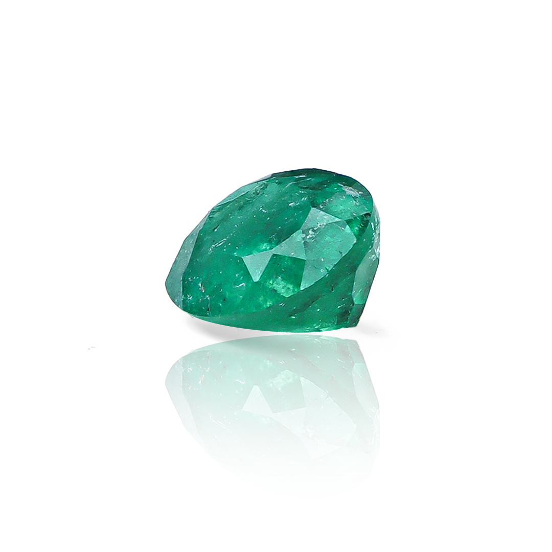Descubre la belleza eterna de Esmeralda 018 de Joyería Caracas. Con una garantía para toda la vida, esta piedra preciosa se convertirá en un símbolo de amor y lujo. Haz una declaración de estilo exclusivo y sofisticado con Esmeralda 018.