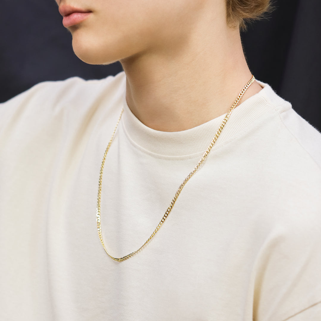 Cuello de hombre con cadena en tejido Cubano de 60 cm en oro amarillo de 18 quilates, hecho en Joyería Caracas. 