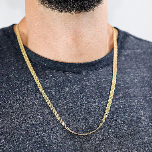 Cuello de hombre con cadena en tejido Bismarck esterilla de 60cm en oro amarillo de 18 quilates, hecho en Joyería Caracas. 