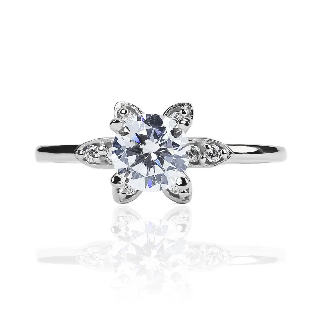 Anillo de compromiso Special Flower de Joyería Caracas en oro 18k cuenta con un certificado de calidad y garantía de por vida.