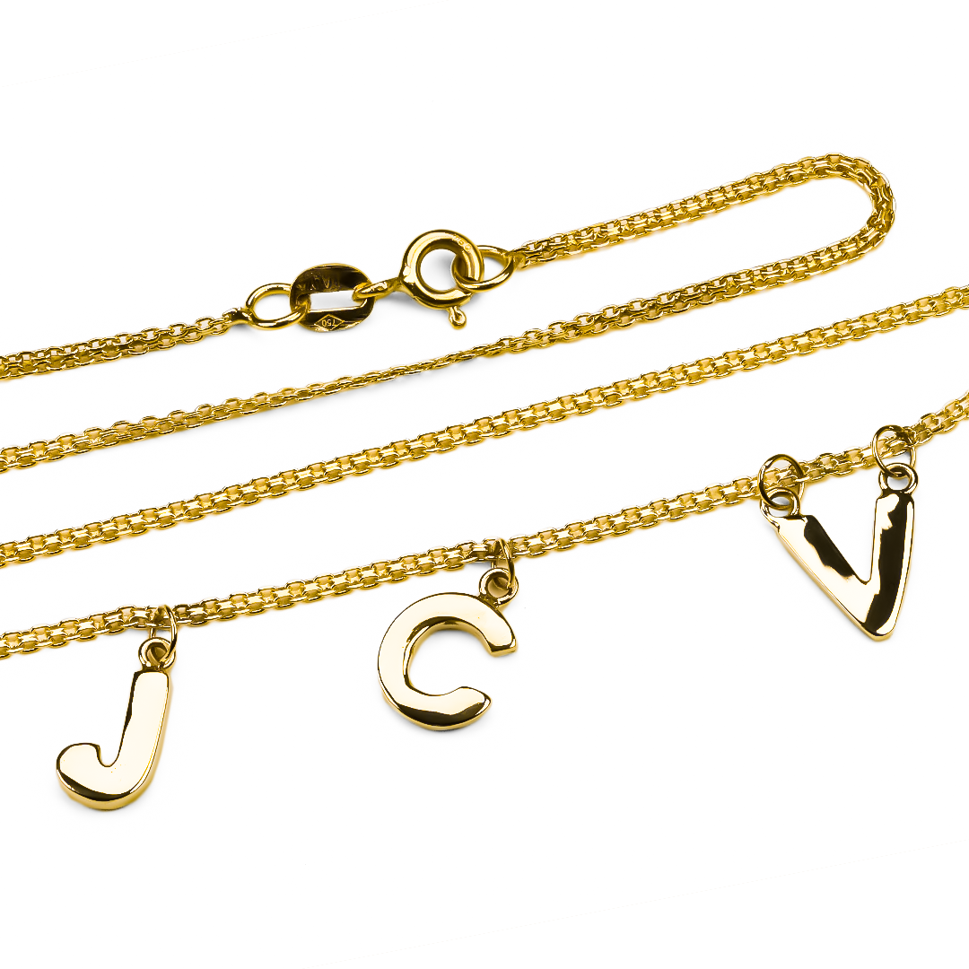 Gargantilla 3 Iniciales 45, fabricado en oro 18k por Joyería Caracas, cuenta con un certificado de calidad y garantía de por vida.