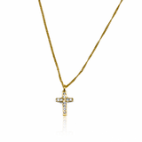 Gargantilla Cruz Mini Cubana, fabricado en oro 18K por Joyería Caracas, cuenta con un certificado de calidad y garantía de por vida.
