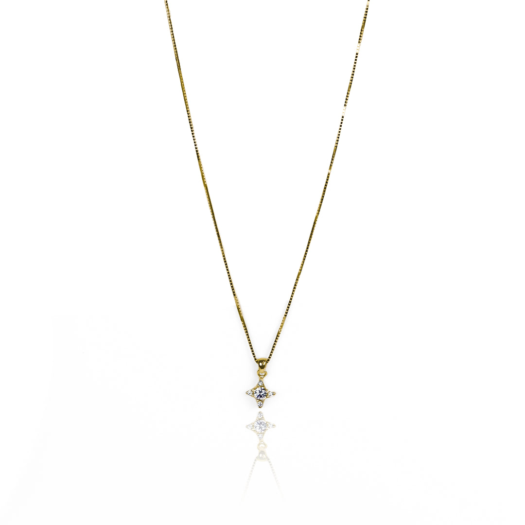 Gargantilla Destello dorado, fabricada en oro 18k por Joyería Caracas, cuenta con un certificado de calidad y garantía de por vida.