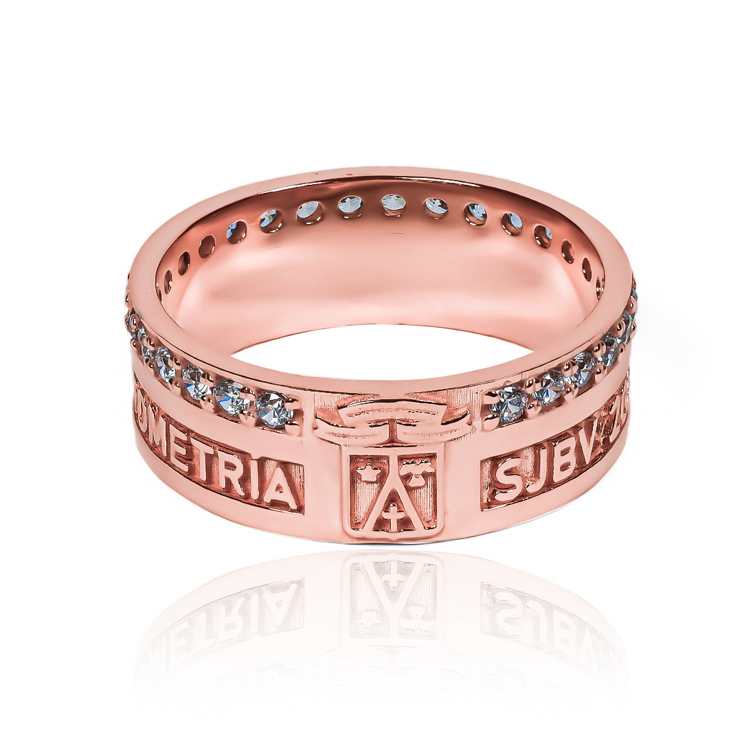 Anillo de optometría personalizado. Diseño exclusivo de Joyería Caracas, elaborado en oro 18K para un lujo duradero. Cada pieza es única y cuenta con garantía de por vida.