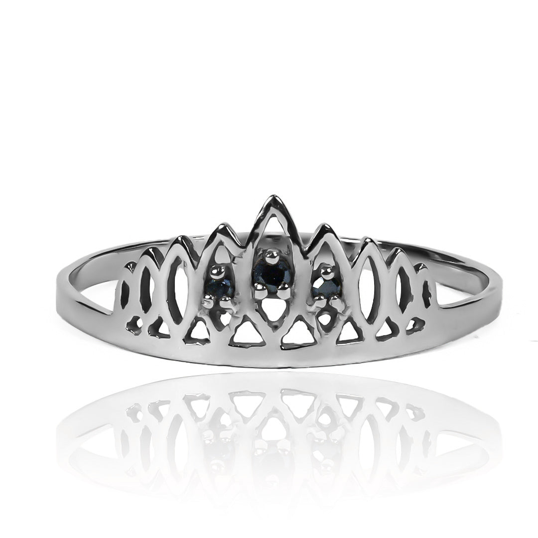 Anillo Lengua de Fuego Rose Diamante, hecho en oro 18k de Joyería Caracas, cuenta con certificado de calidad y garantía de por vida.