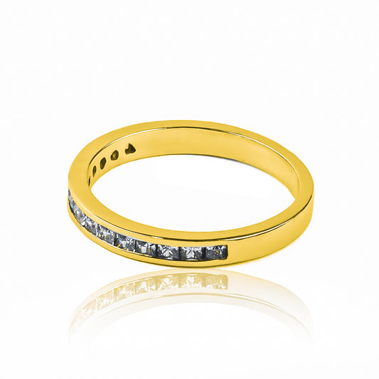 Anillo line princess blanco de Joyería Caracas. Confeccionado en oro 18k, este anillo ofrece una garantía para toda la vida.